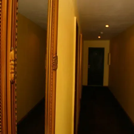 Evaline Hotel