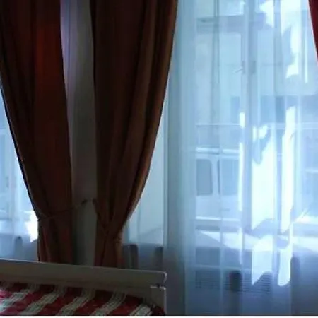 Отель Evaline